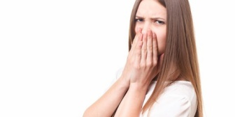 彼の体臭はいい匂いなのに、口臭が最悪すぎる…指摘もしにくいし悩む…