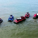 琵琶湖で男性３人行方不明-漂流した水上バイク見つかる