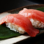 フェミさん「お前らが一生縁のない高級寿司の画像なコレ！」→明らかにAIすぎるｗｗｗｗｗｗ