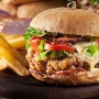 【便利】｢育ちがいい人はハンバーガーをこう食べるんやで？｣　マナー講師が教える「具材が汚くはみ出ないハンバーガーの持ち方がこちらｗｗｗｗｗ