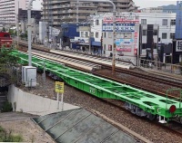 『低床コンテナ車コキ90が出場……東京貨物ターミナルでお出迎え……しかし…』の画像