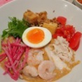 蒸し鶏と海老のシンガポール風冷やしラクサ