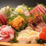 嫁「明日の弁当は俺くんの大好物ね」弁当「刺身入ってますぜ」俺絶句