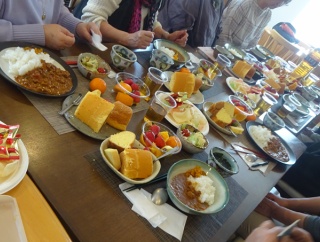 エプロンを締めて