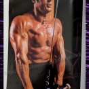 6441：MUSCLE ＆ FITNESS 日本語版 1986年6月号8ページ目、ケーブルプレスダウンで三頭筋を鍛えるスライ