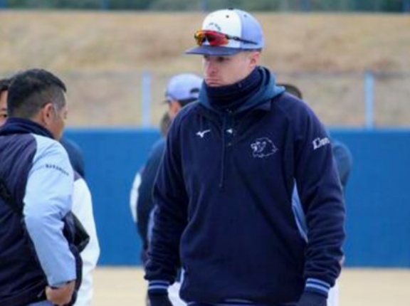 ネビン選手の1塁バックアップの手薄感。