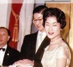 美智子さまも敵わなかった「おスタちゃん」人気