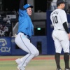 【日本ハム】吉田賢吾「打線がつながっていたので、勢い任せで、その中にも冷静にと半々ぐらいの気持ちで打席に入りました。満塁だったので、思い切って踏み込んで打ちました」