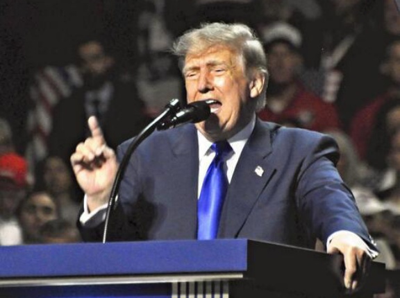 ドナルド・トランプ「燃料費が高騰してるのはゼレンスキーのせいだ！決してイラン戦争のせいではない！！」