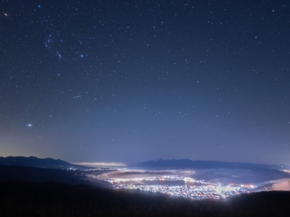 『弥彦山』で絶景の夜景を望む！『弥彦山 夜景&星空クルーズ』開催！8月9日～12日、15日～17日、22日～24日。