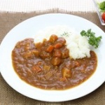カレーにじゃがいも…「いらない派」と「いる派」が対決！