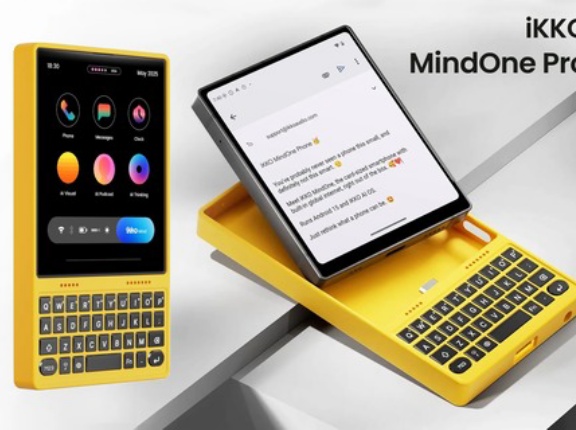 QWERTYキーボード付ケースも用意！フリップカメラ＆ほぼ正方形ディスプレイ搭載スマホ「iKKO MindOne Pro」が登場。6万8800円で順次出荷中