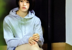 【議論】山崎怜奈の写真集←水着ではなく日常のれなちがいいよな？