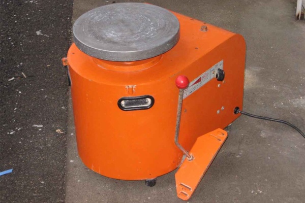 中古電動ろくろ 75596228007cd0b1ae17d02c88c052