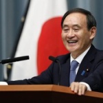 首相官邸にポケモン出現。菅官房長官は驚きの表情