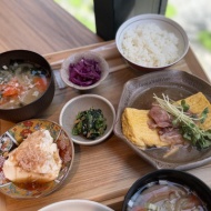 【梅田】ランチタイムはおにぎり食べ放題　～カジュアルに、米。