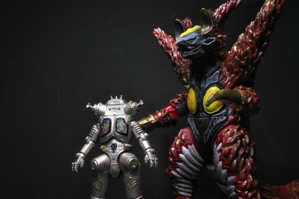ニートはニートでキャリア積んでる ウルトラフィギュア改造同好会