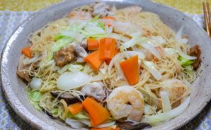 野菜で蒸し焼き！焼きビーフン