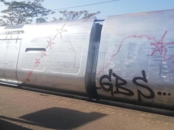 海外「お前らの国の驚くべきトリビアって何？」日本「クリスマスにKFC」