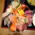 ■金沢の「魚菜屋」で、デカ盛り海鮮丼！