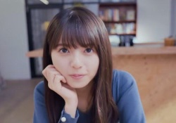 これはッ・・・ 齋藤飛鳥、ミニスカめくれて見えてるッ・・・！