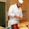 外国のお寿司屋さん「これがうちの店で一番人気のSUSHIさ！」寿司職人「」