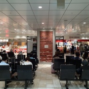 りくろーおじさん 新大阪駅に3店舗 商品メニュー 営業時間 場所 行き方 の違いまとめ 今日は何食べる 全国お土産日記