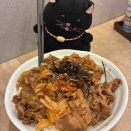 クロは、牛飯をいただく🥢＠松屋