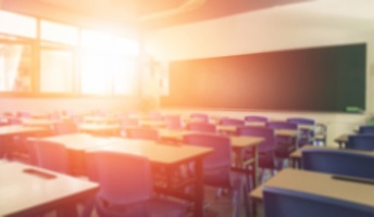 三大学校の重大事件「窓ガラスが割れる」「校庭にイッヌ乱入」「火災報知器誤作動」