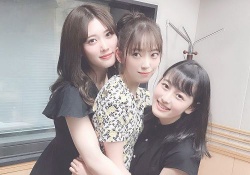 【画像】けしからんもっとやれｗ 純奈×堀×向井、絡み合いがたまらん。。。