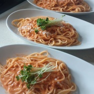 目が開かない。と、２０ルピーつくりました。