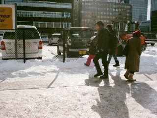 海外「今の時期こそ滑りやすいから気を付けろ！」札幌の冬の歩道に対する海外の反応