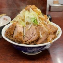 めじろ台「ラーメン二郎 めじろ台店」ぶた大ラーメン(ﾆﾝﾆｸ少,あぶら少,野菜) + 生たまごW