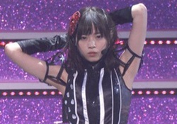 【悲報】なぁちゃんの綺麗なワキも、もうLIVEで見れなくなるのか……*画像あり