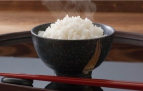 【悲報】在庫が無かったはずの昨年産のコメ、今になって高額で大量に販売され始める・・・やっぱり米を溜め込んでいる業者がいた模様　しかも新米は○○に・・・