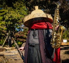 明日5/4(月)はニトリ前でサックス侍のライブ開催（春日井市中央台）