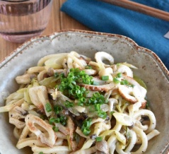 長ネギとちくわのマヨポン焼うどん