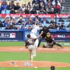 ２打席凡退の大谷翔平　ダルビッシュに視線向けほほ笑む　三振、三飛　ネット反応「楽しんでる」「次は打ちますからね、に見える」
