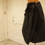 『MSGM（エムエスジーエム）共ベルト付きスカート』の画像