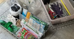 曇り空の日、倉庫整理と草抜き