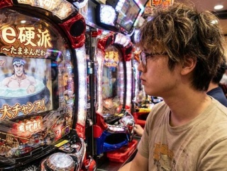 パチンコやパチスロに萌とか美少女とかお胸ぷるんぷるんとかいらねーよ！もっと硬派で殺伐とした台を作れ！！！