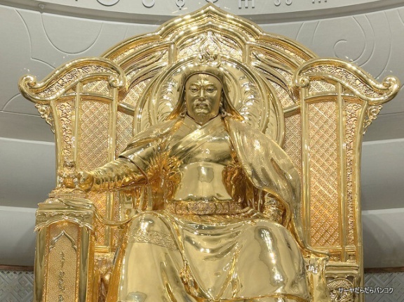 【国立チンギスハーン博物館　Chinggis Khaan National Museum】　at　ウランバートル市内　～モンゴル・ウランバートル日記③黄金のチンギス像に圧倒！～