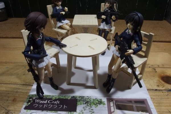クローゼットの中のフィギュア達 100均小物