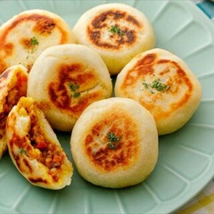 カリもち！フライパンで作る米粉の焼きカレーパン