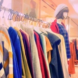 『【悲報】アパレル業界さん「服が全然売れません、、どうしてでしょうか?」』の画像