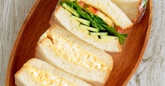台風大丈夫でしたか？／HBのパンでお昼ごはんにサンドイッチを作りました