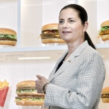 『【最強】日本マクドナルド再び営業最高益！疫病神に取り憑かれ300億円の大赤字から、なぜ脱却出来たのか。』の画像