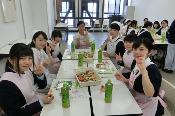 学校法人 鈴木学園 中央歯科衛生士調理製菓専門学校 歯科衛生学科 16年04月