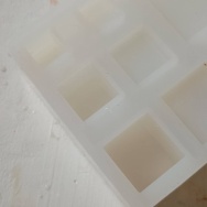 うだるような暑さからのオアシス。と、緑のキューブ水中花つくりました。