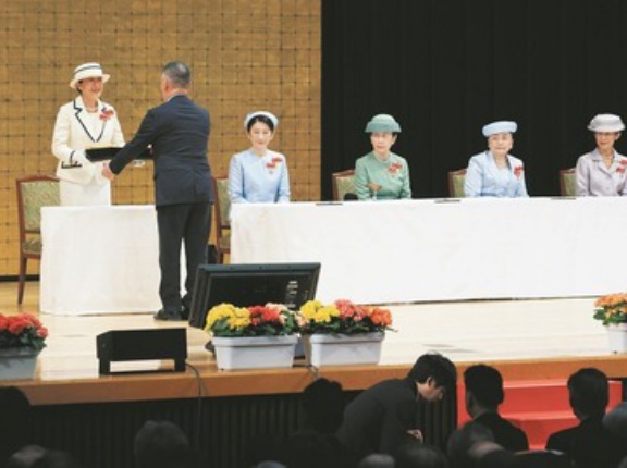 妃殿下方　全国赤十字大会にご出席